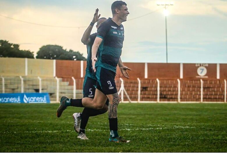 Terceira rodada do Campeonato Estadual teve goleada no atual campeão