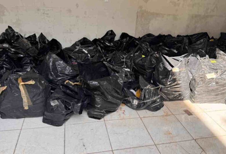 Operação contrabandeia apreende três mil pares de tênis falsificados