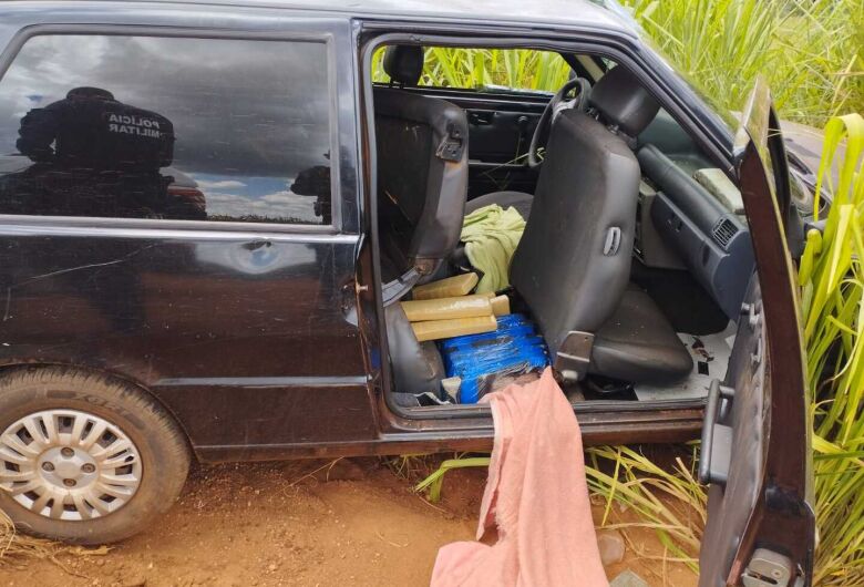Polícia apreende 146 quilos de maconha após acidente em assentamento