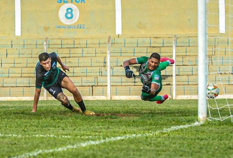 Futebol: Portuguesa/FC Pantanal goleia Coxim e assume liderança isolada