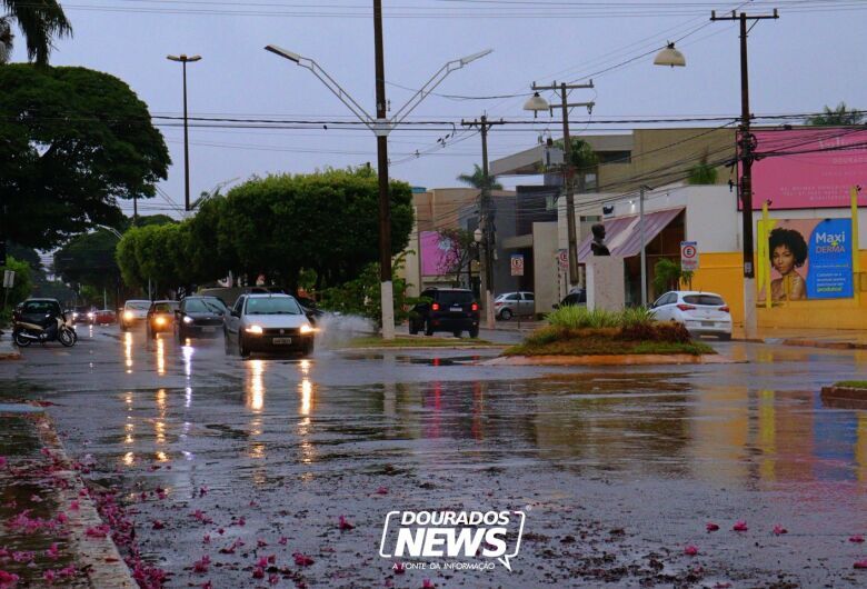 Alerta de chuvas intensas segue até terça-feira em Dourados