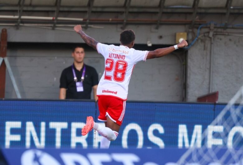 Futebol: Caxias perde para o Internacional e se complica no Gauchão