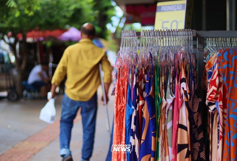 Datas para comércio expor produtos nas calçadas de Dourados são definidas