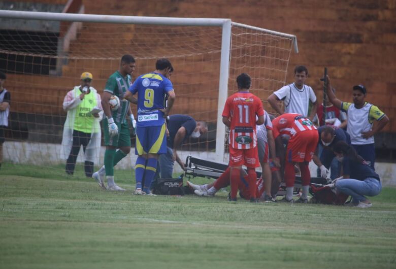 Diante do lanterna do campeonato, DAC sai perdendo e busca empate no fim