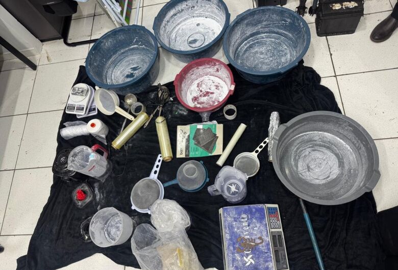 Operação fecha 'laboratório do tráfico' e prende três em MS