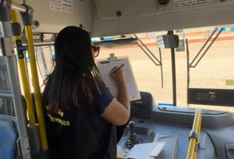 Frota do transporte público coletivo passa por vistoria em Dourados