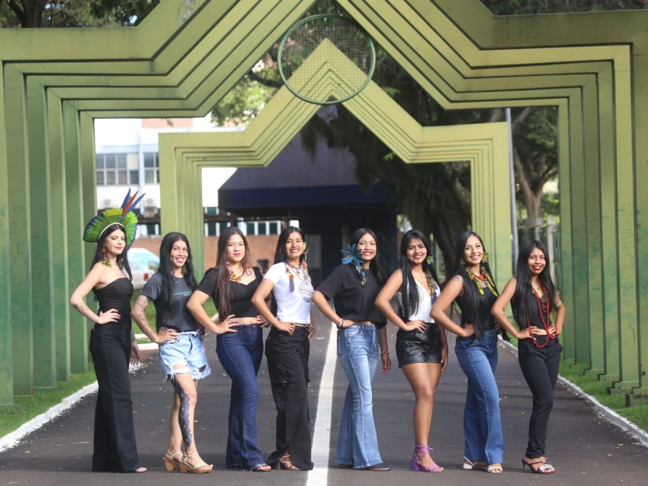 Dourados elege hoje Miss e Mister Indígena; veja os participantes do concurso
