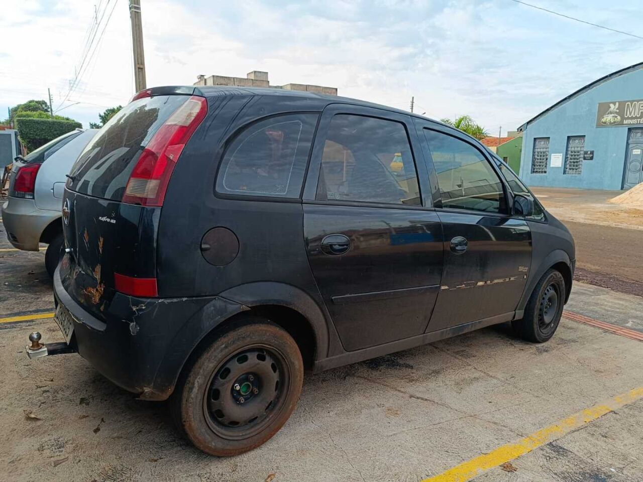 Estudante é preso após comprar carro furtado há cinco anos em Dourados