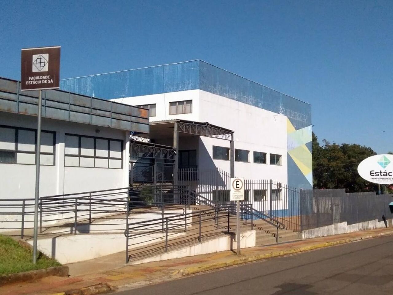 Encerramento do curso de jornalismo: R$175 mil para alunos