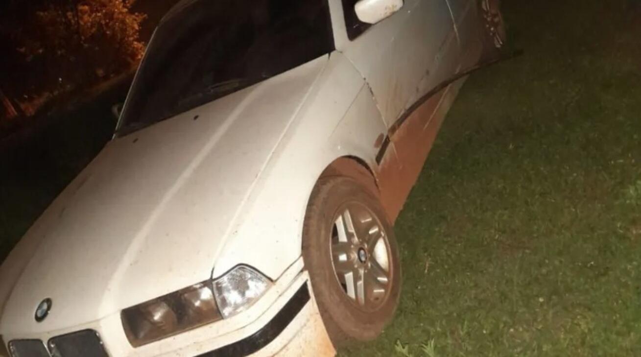 Menino de 8 anos dirigindo BMW é flagrado no Paraguai hoje