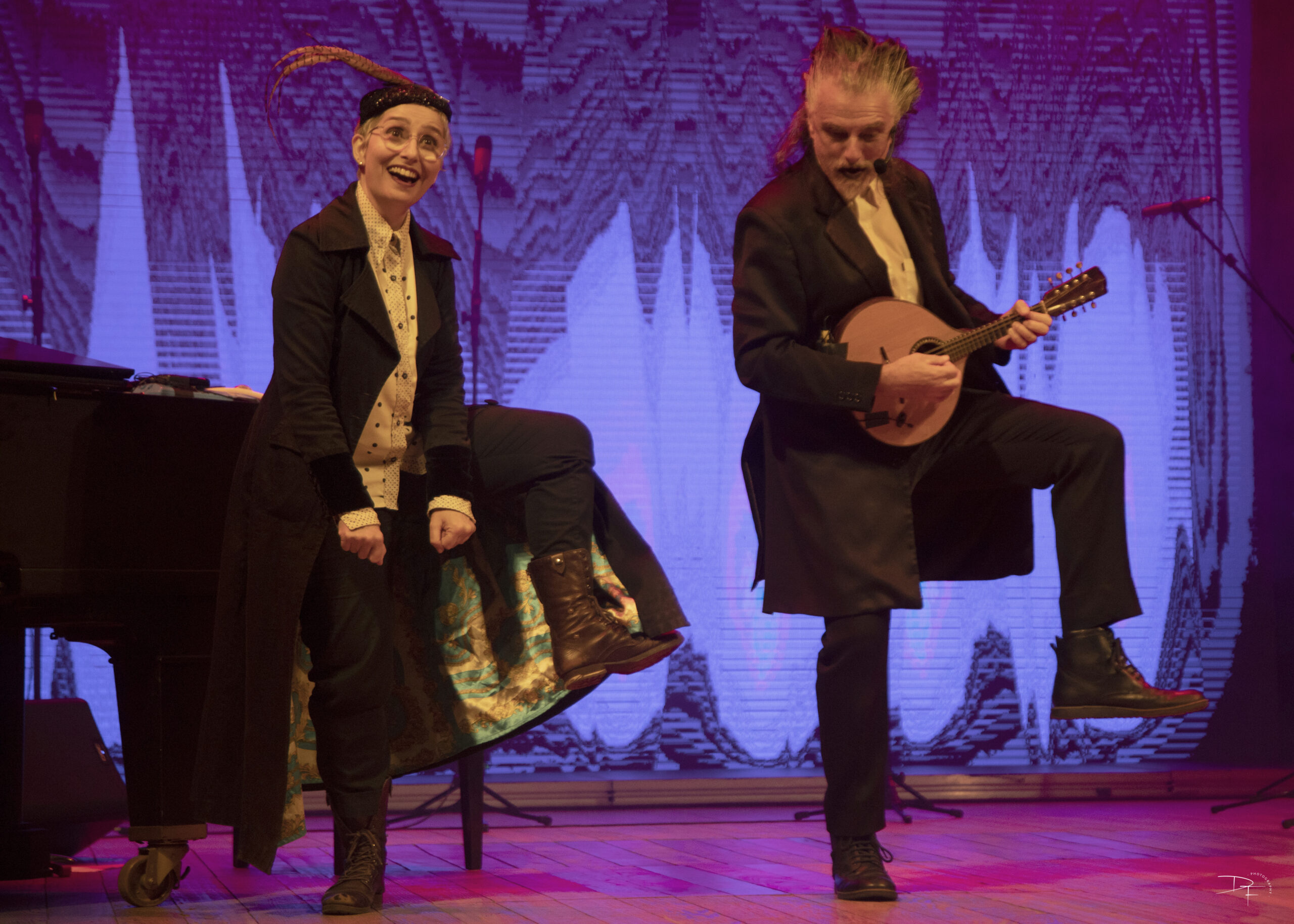 Simone Rasslan no elenco de A Sbørnia: espetáculo em CG 2025