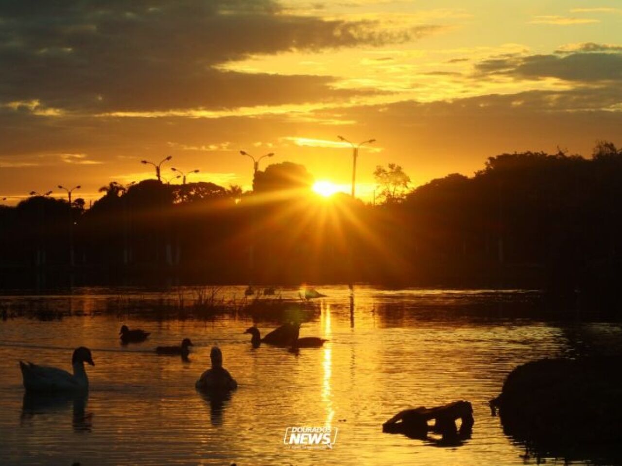 Calor em Dourados pode aproximar termômetros de 40°C agora